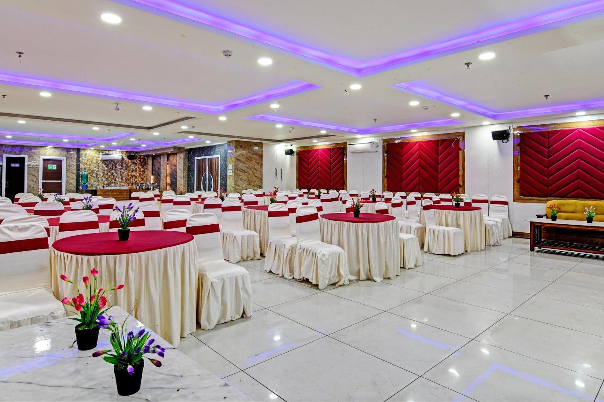 Townhouse The Grand Touch & The Royal Touch Hotel Digha  Buitenkant foto