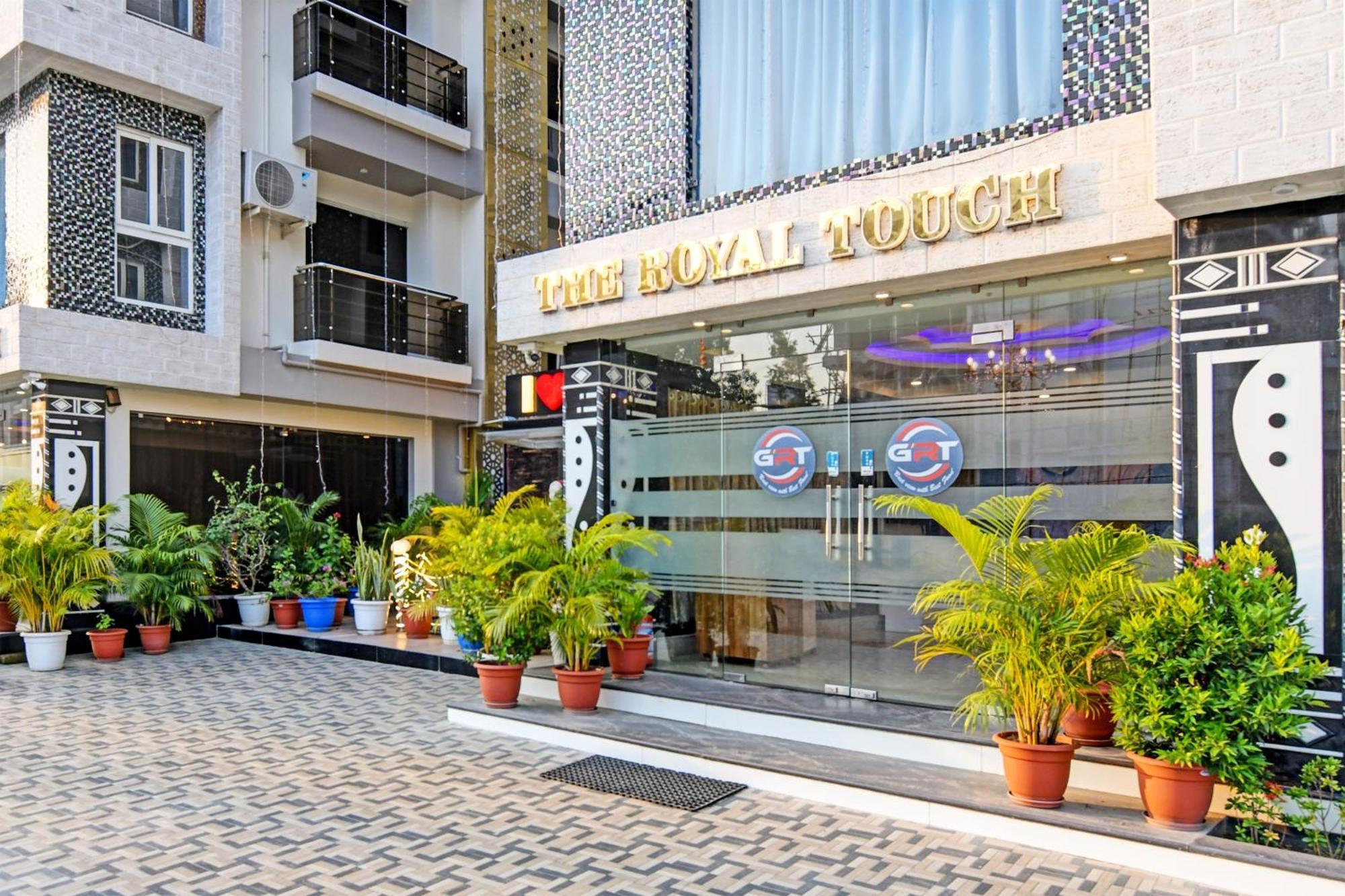 Townhouse The Grand Touch & The Royal Touch Hotel Digha  Buitenkant foto