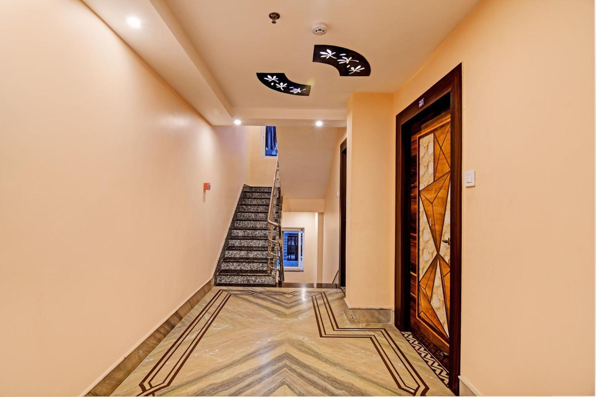 Townhouse The Grand Touch & The Royal Touch Hotel Digha  Buitenkant foto
