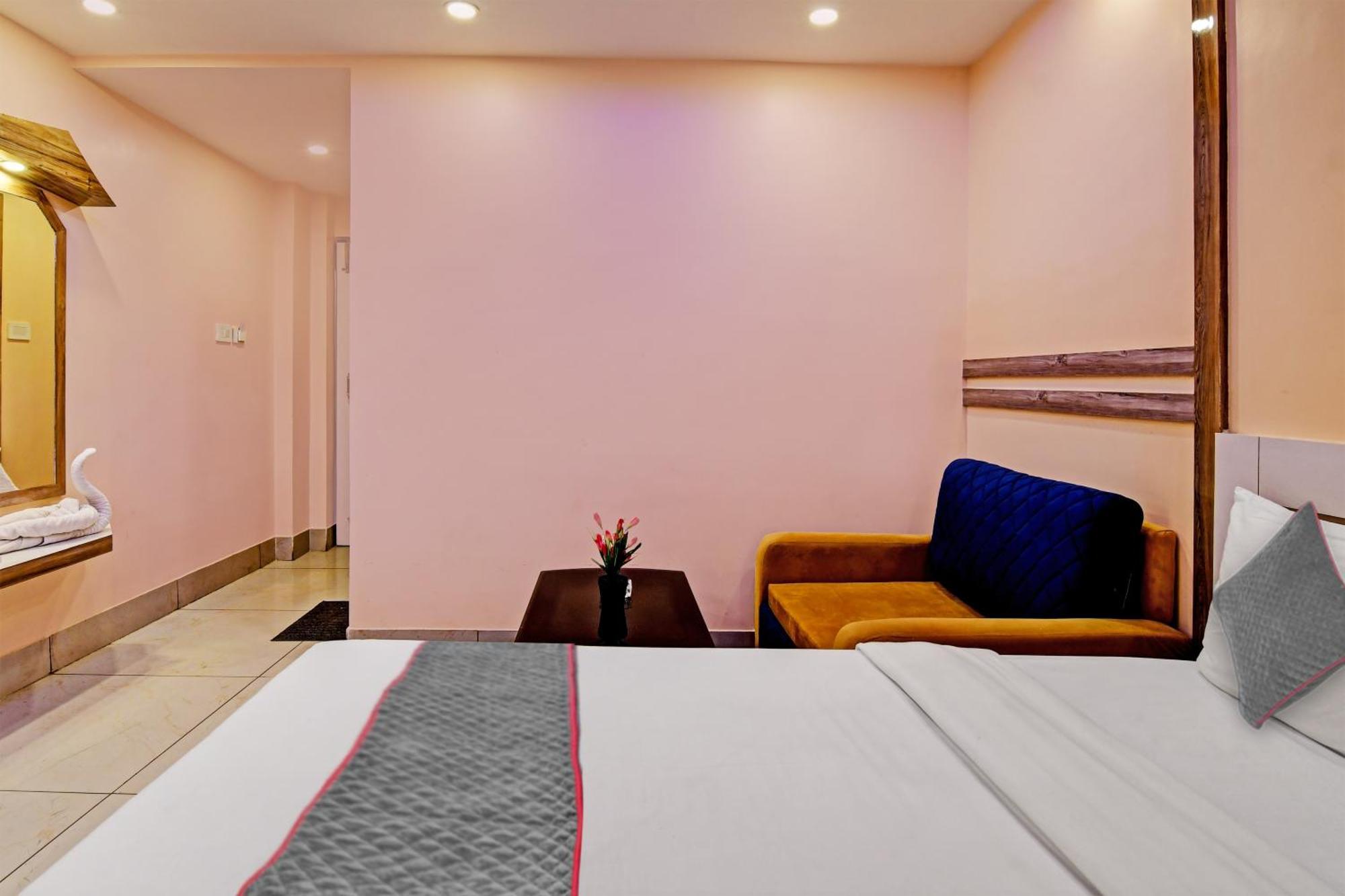 Townhouse The Grand Touch & The Royal Touch Hotel Digha  Buitenkant foto