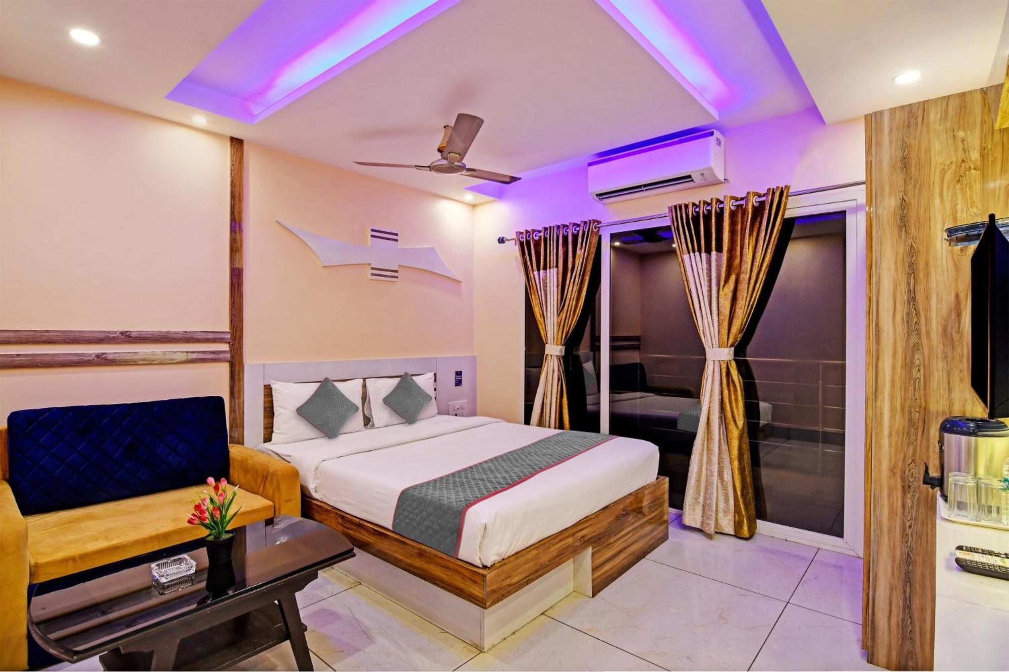 Townhouse The Grand Touch & The Royal Touch Hotel Digha  Buitenkant foto