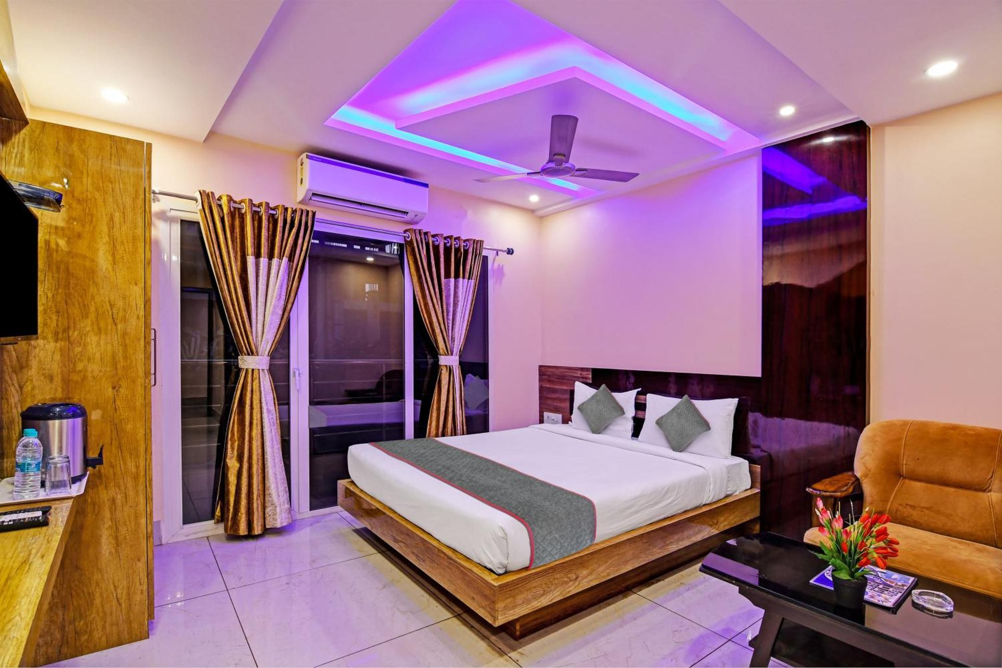 Townhouse The Grand Touch & The Royal Touch Hotel Digha  Buitenkant foto