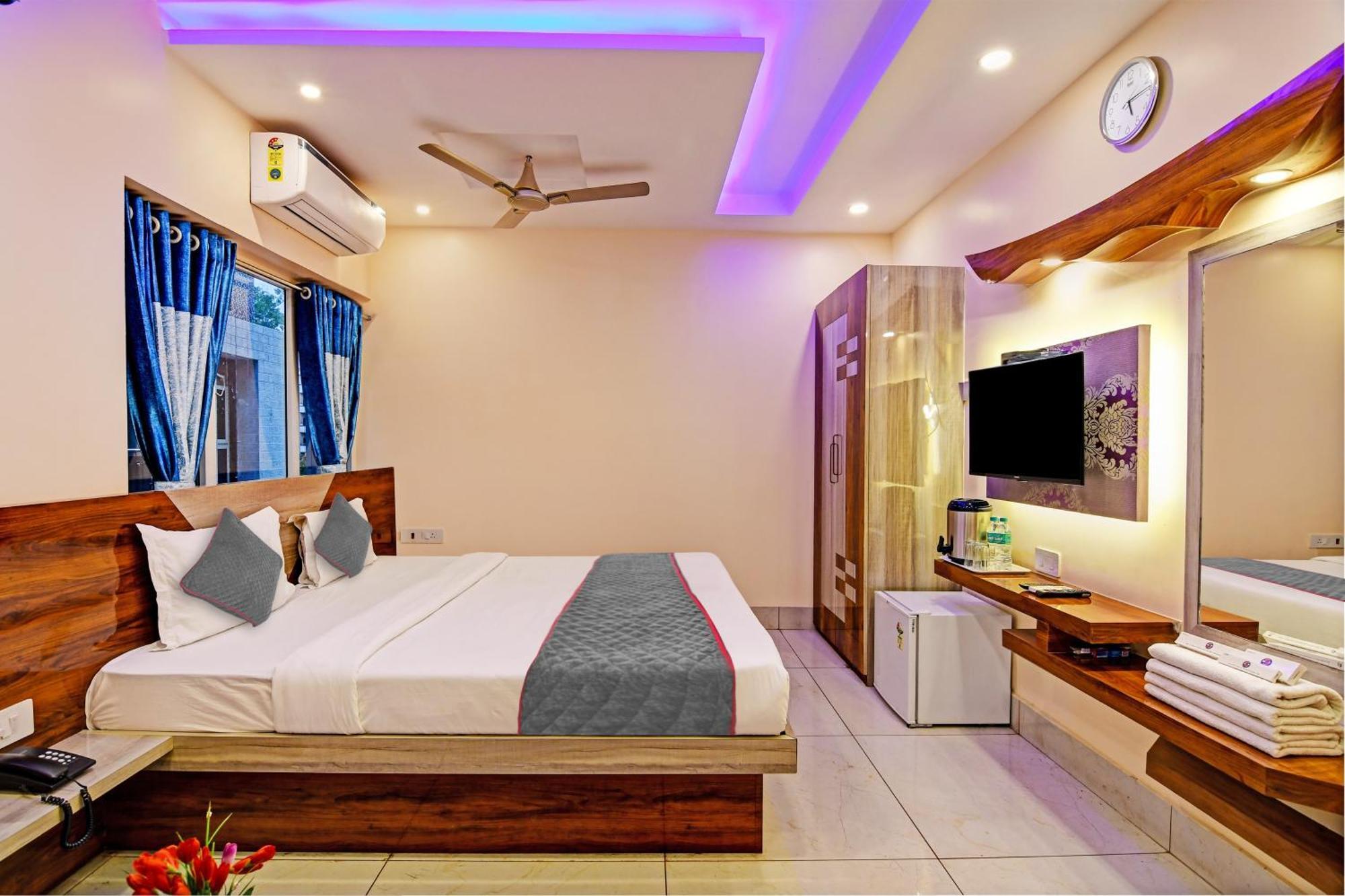 Townhouse The Grand Touch & The Royal Touch Hotel Digha  Buitenkant foto