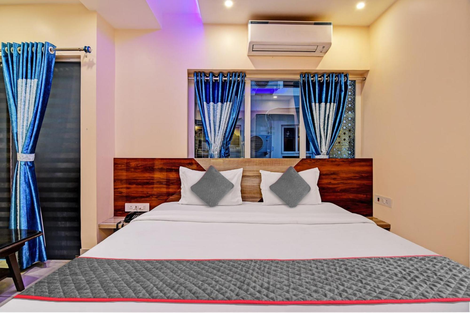 Townhouse The Grand Touch & The Royal Touch Hotel Digha  Buitenkant foto