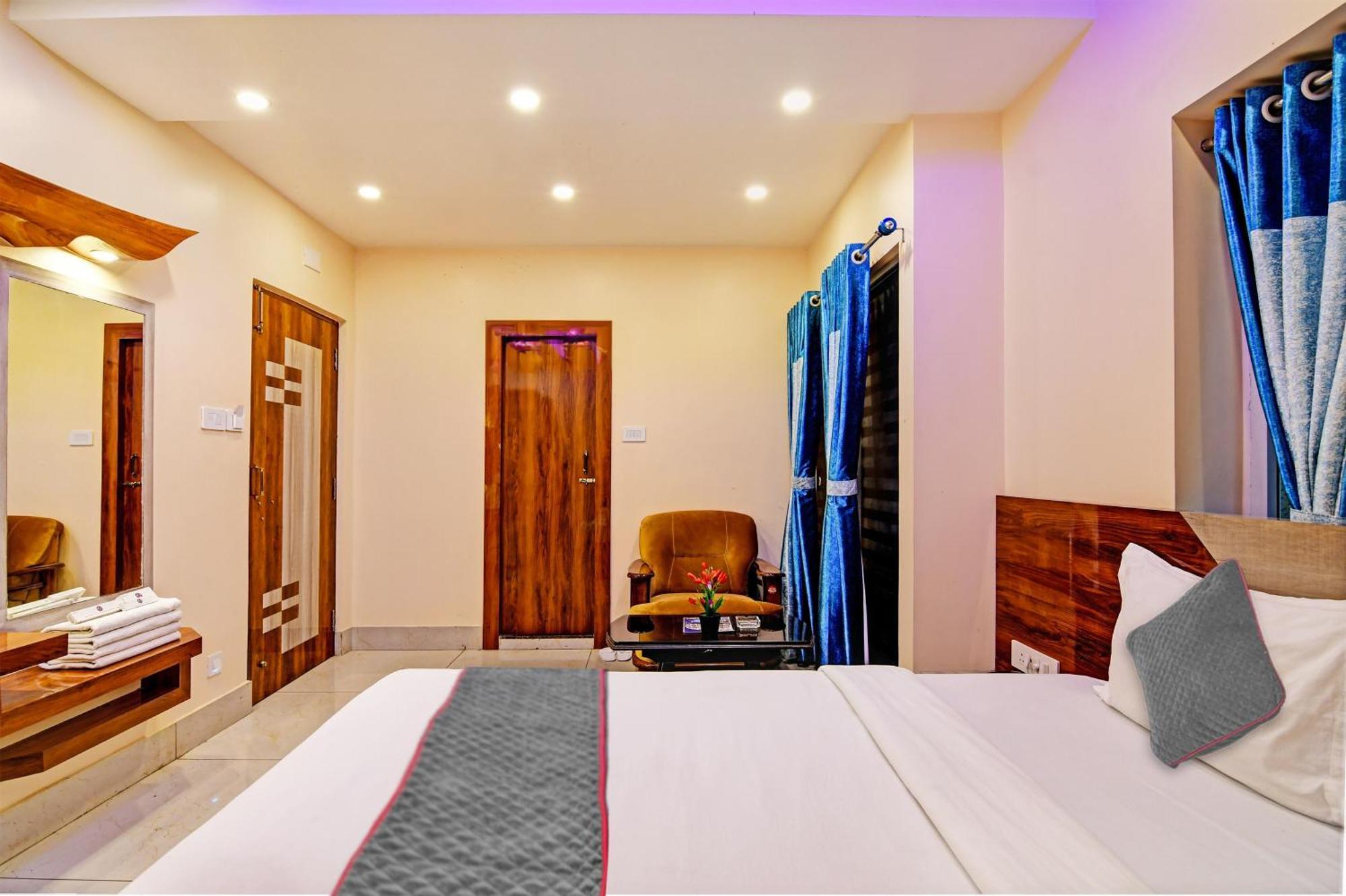 Townhouse The Grand Touch & The Royal Touch Hotel Digha  Buitenkant foto