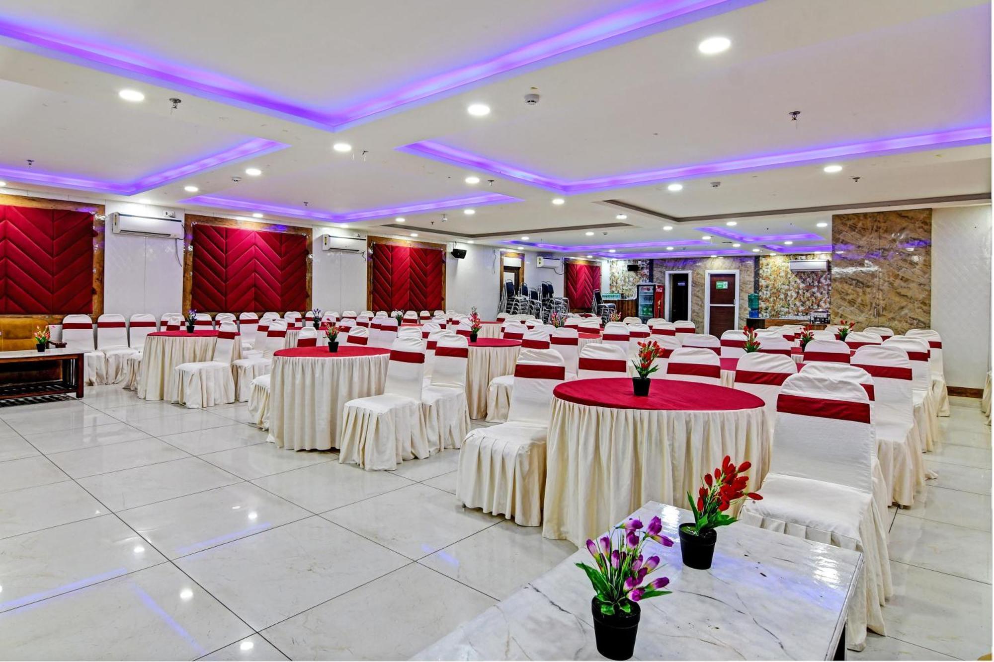 Townhouse The Grand Touch & The Royal Touch Hotel Digha  Buitenkant foto